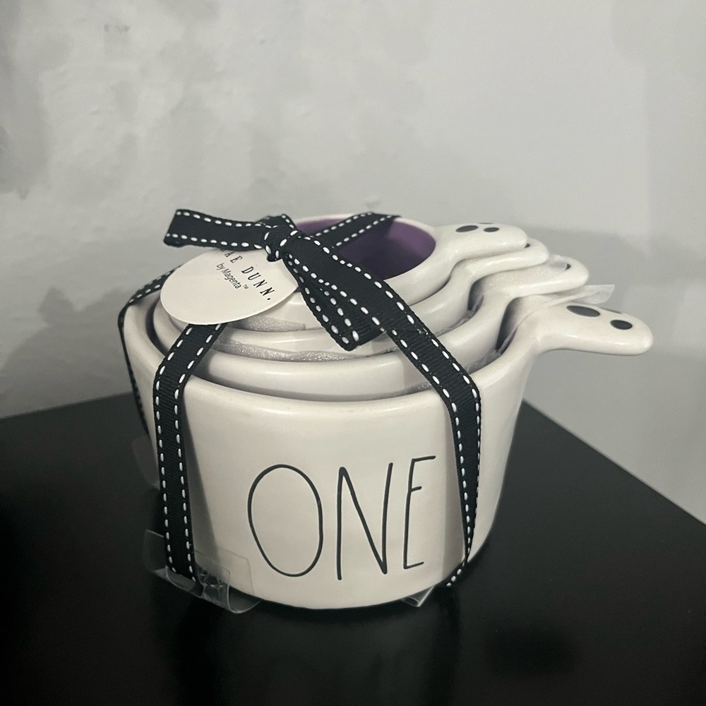 Rae Dunn Ghost measuring cups